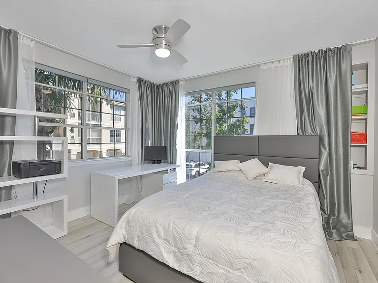 3202 Bay Club Cir #3202 — Photo 15