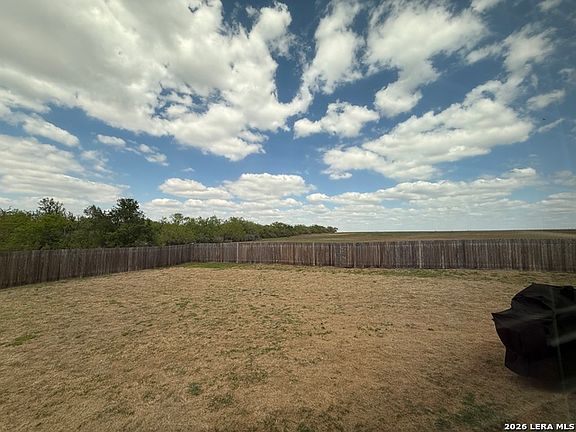 3rd image of 453 Chaco Loop