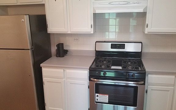 2nd image of 1053 W Ogden Ave APT 348