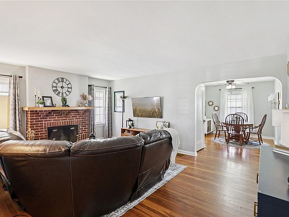 5th image of 1643 Fauver Ave
