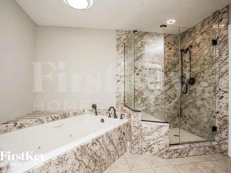 8866 Quailwood Cv — Photo 11