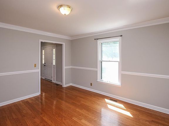 3rd image of 2108 Riverbend Dr