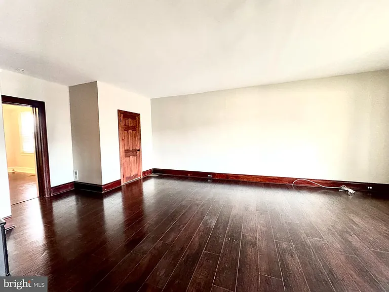 425 Juniper St — Photo 4
