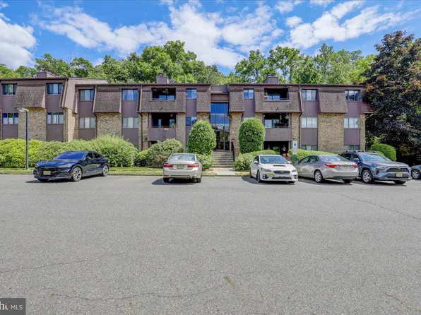 532 Woodmill Dr, Cranbury, NJ 08512
