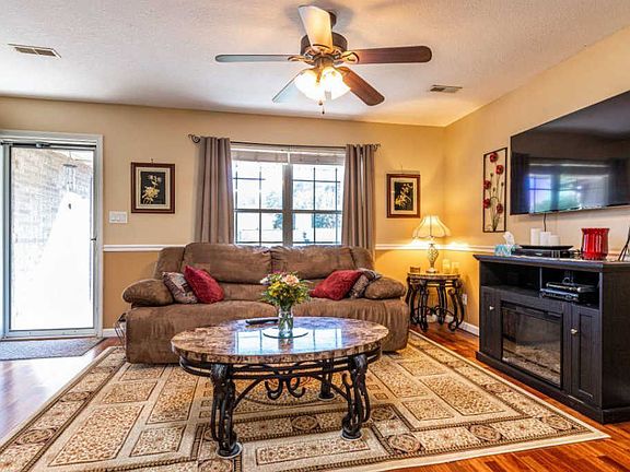 3rd image of 8124 Marsala Ln