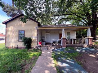 218 W Ash St, Carthage, TX 75633
