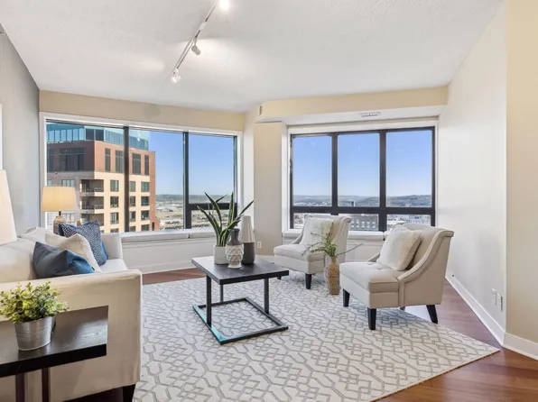 168 6th St E Unit 2903, Saint Paul, MN 55101