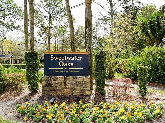 3rd image of 405 S Sweetwater Cove Blvd