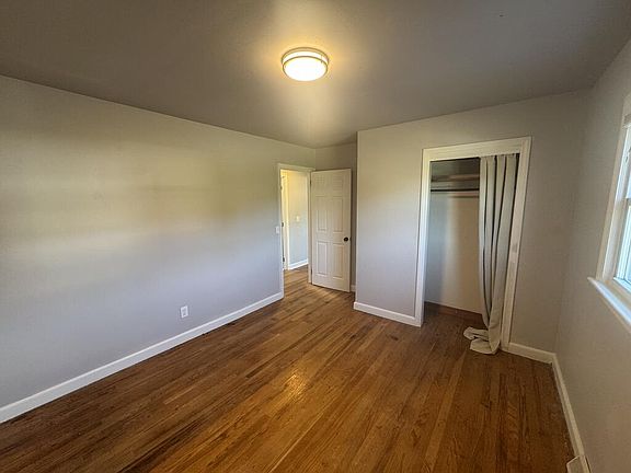 5th image of 264 Ruth St SW