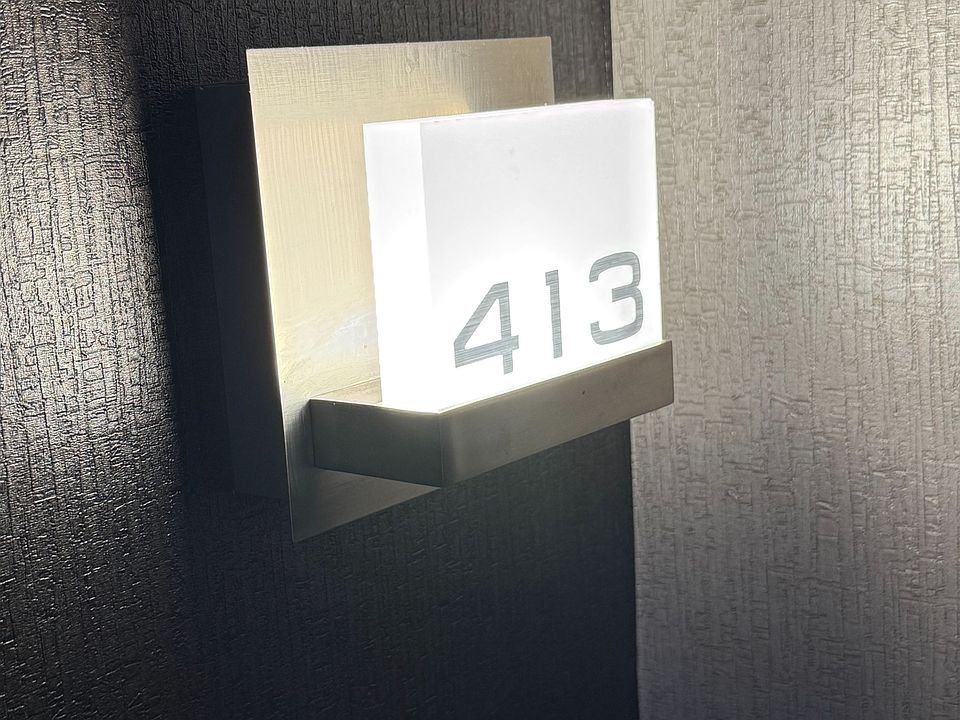 1st image of 150 Main St W #413