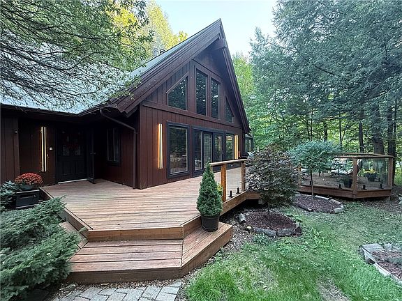 2nd image of 33 Woodstock Rd