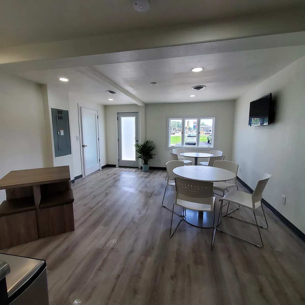 Building Photo - 212 W Mount Rushmore Rd #1
