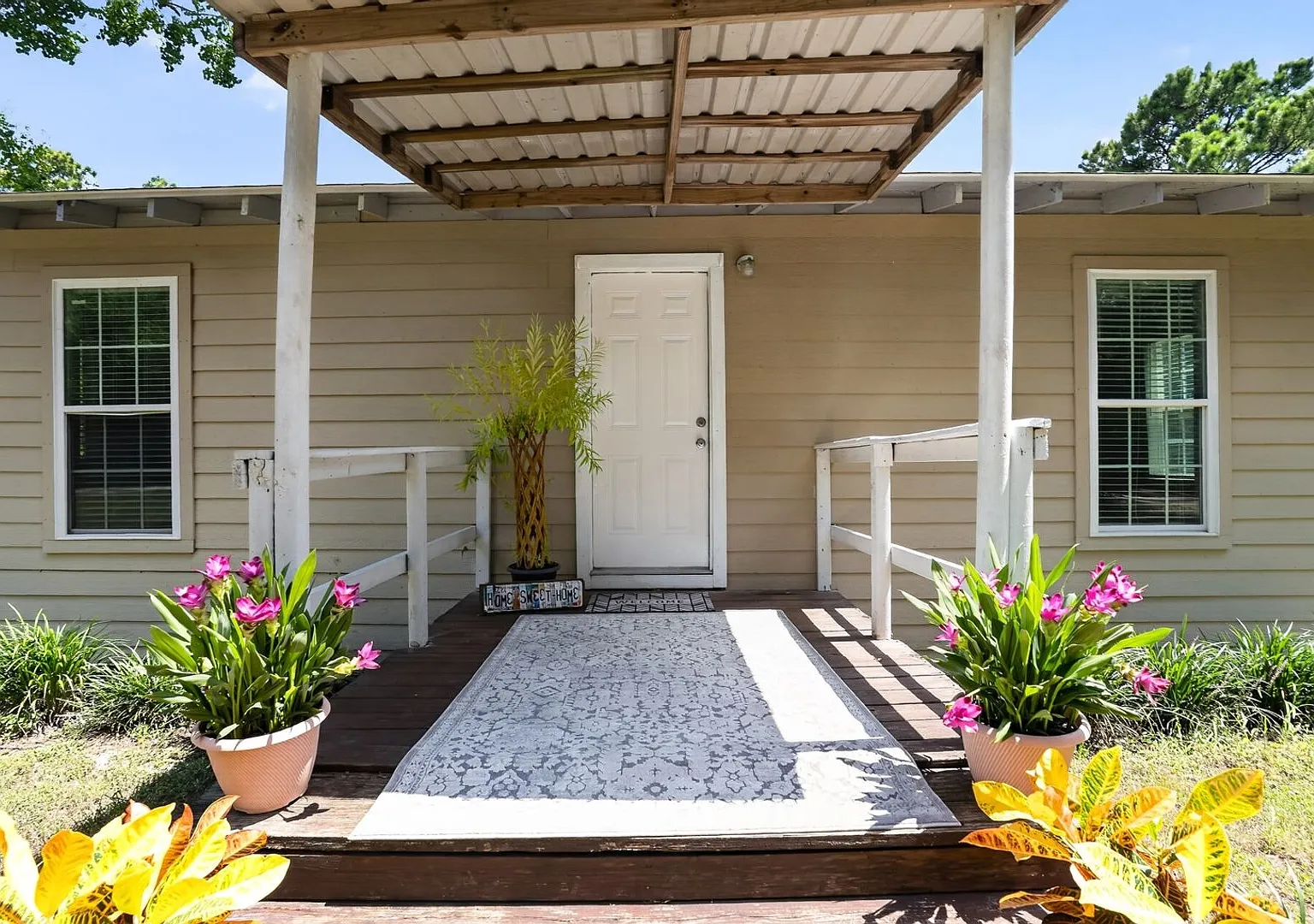 Charming 3BR House in quiet countryside of Montgomery — Photo 3