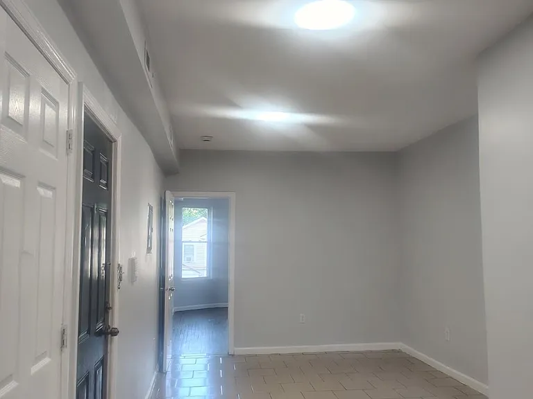 77 Bostwick Ave — Photo 7
