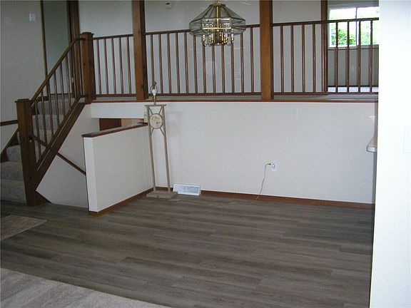 4th image of 700 Lafayette Dr