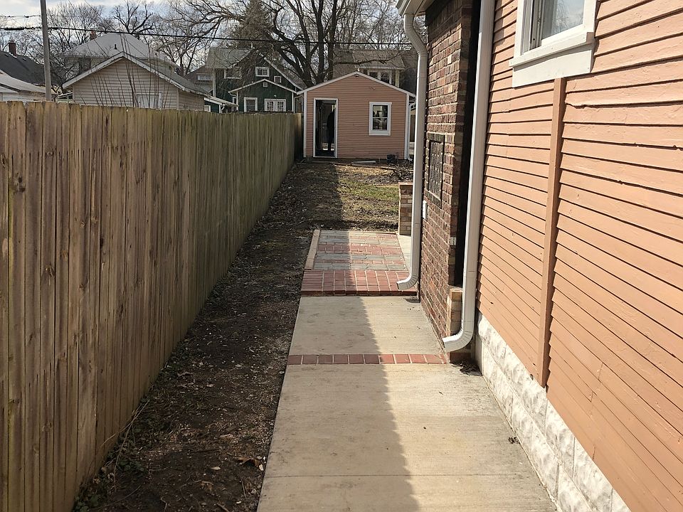 2nd image of 444 N Riley Ave