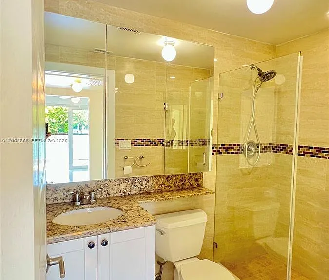 8227 Crespi Blvd #4 — Photo 15