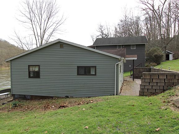 3rd image of N Riverview Dr