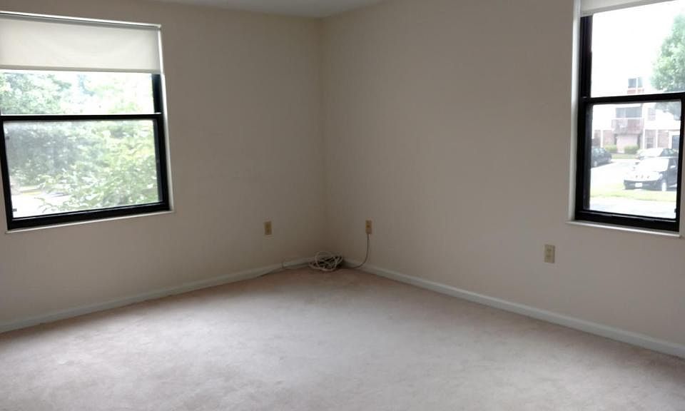 2nd image of 801 E Stratford Way #1000E