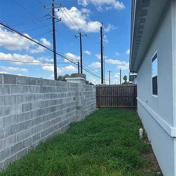 404 S Retama Ln #2 — Photo 11