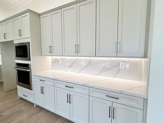4th image of 1665 Heirloom Ave