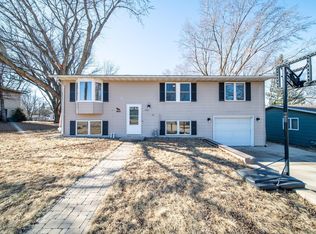 542 E 3rd Ave, Zumbrota, MN 55992