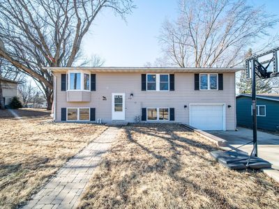 542 E 3rd Ave, Zumbrota, MN, 55992