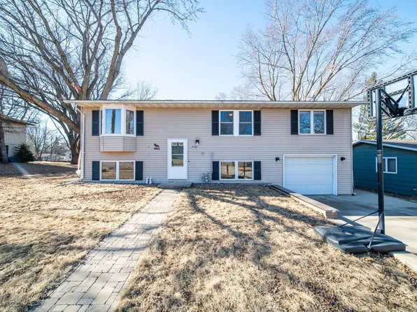 542 E 3rd Ave, Zumbrota, MN 55992