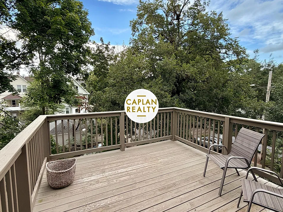 224 W Rock Ave #3