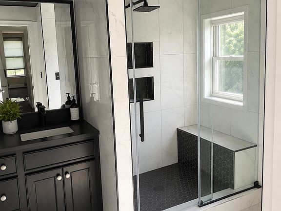 5th image of 149 Fieldstone Dr #1