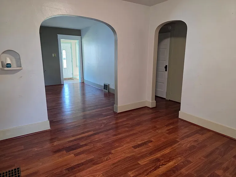 2226 Roger St — Photo 6