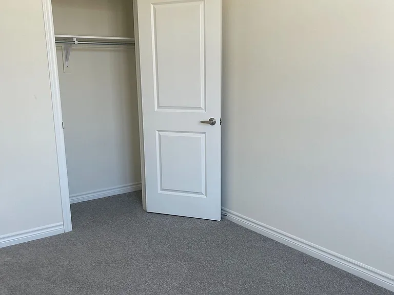 2419 Angora St — Photo 2