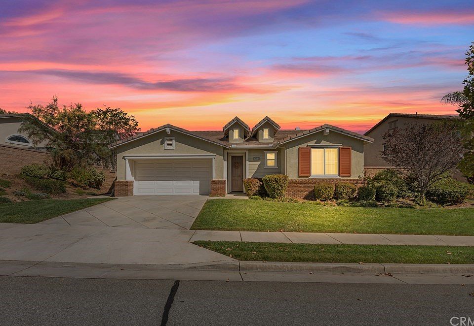 1st image of 34178 Hillside Dr