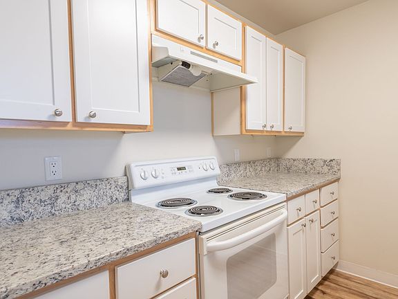 3rd image of 303 NE 16th Ave APT 427