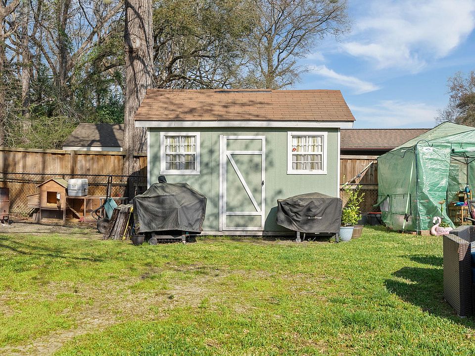 1st image of 19 Rumson Rd
