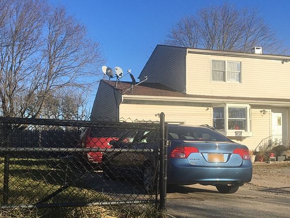 3rd image of 1847 Peck Ave