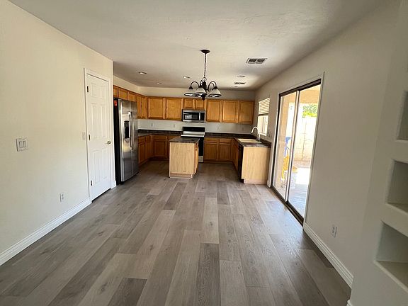 5th image of 2740 E Concho Ave