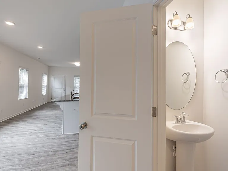 436 Kinnerton Pl — Photo 11