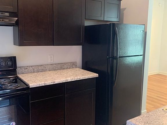 4th image of 1058 Peabody Ave #4