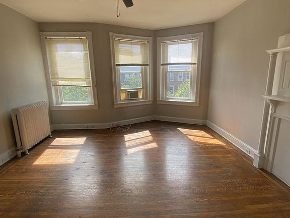 5th image of 3043 Saint Paul St APT D