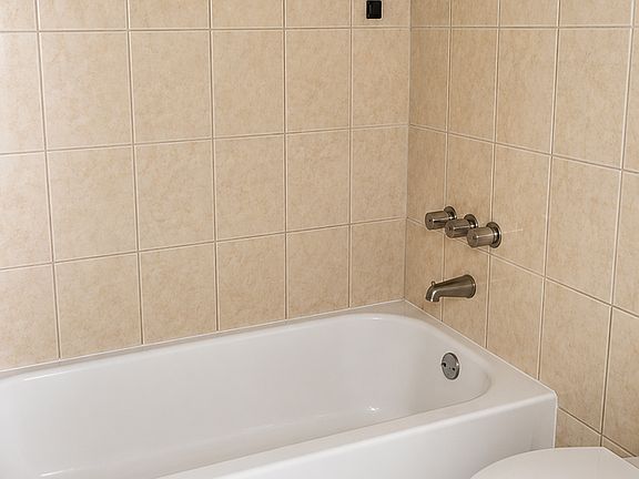 5th image of 1150 NE 17th Ct APT 16
