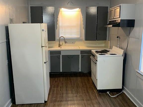 3rd image of 200 Peters St #1/2
