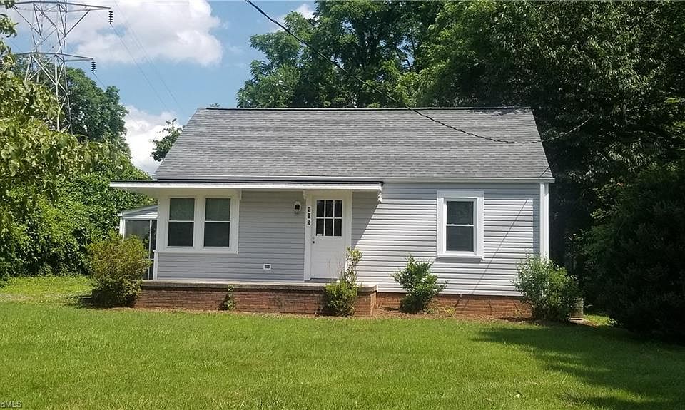 1st image of 805 Crescent Dr
