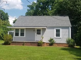 805 Crescent Dr, Reidsville, NC 27320