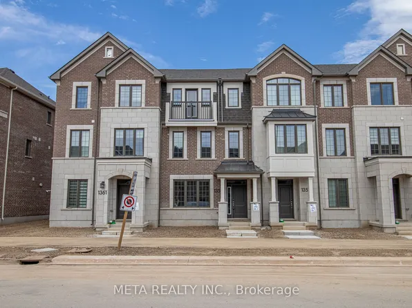 1359 William Halton Pkwy E, Oakville, ON L6H 7B3