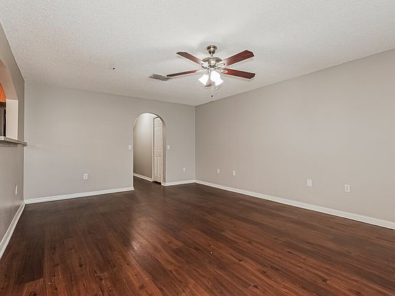 4th image of 30249 Birdhouse Dr