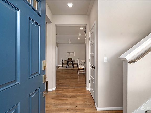 5th image of 32804 SE Cottonwood Street