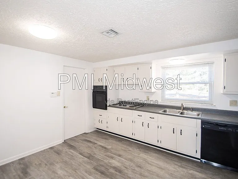 8636 E Edgewood Ave — Photo 6