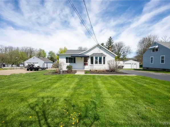 5048 Armor Duells Rd, Orchard Park, NY 14127
