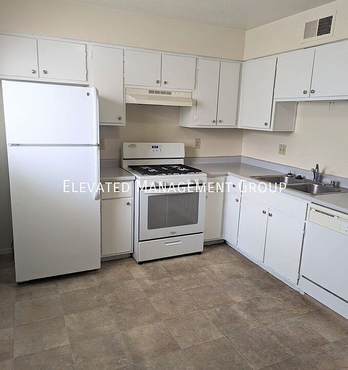 1st image of 133 Manzano St NE